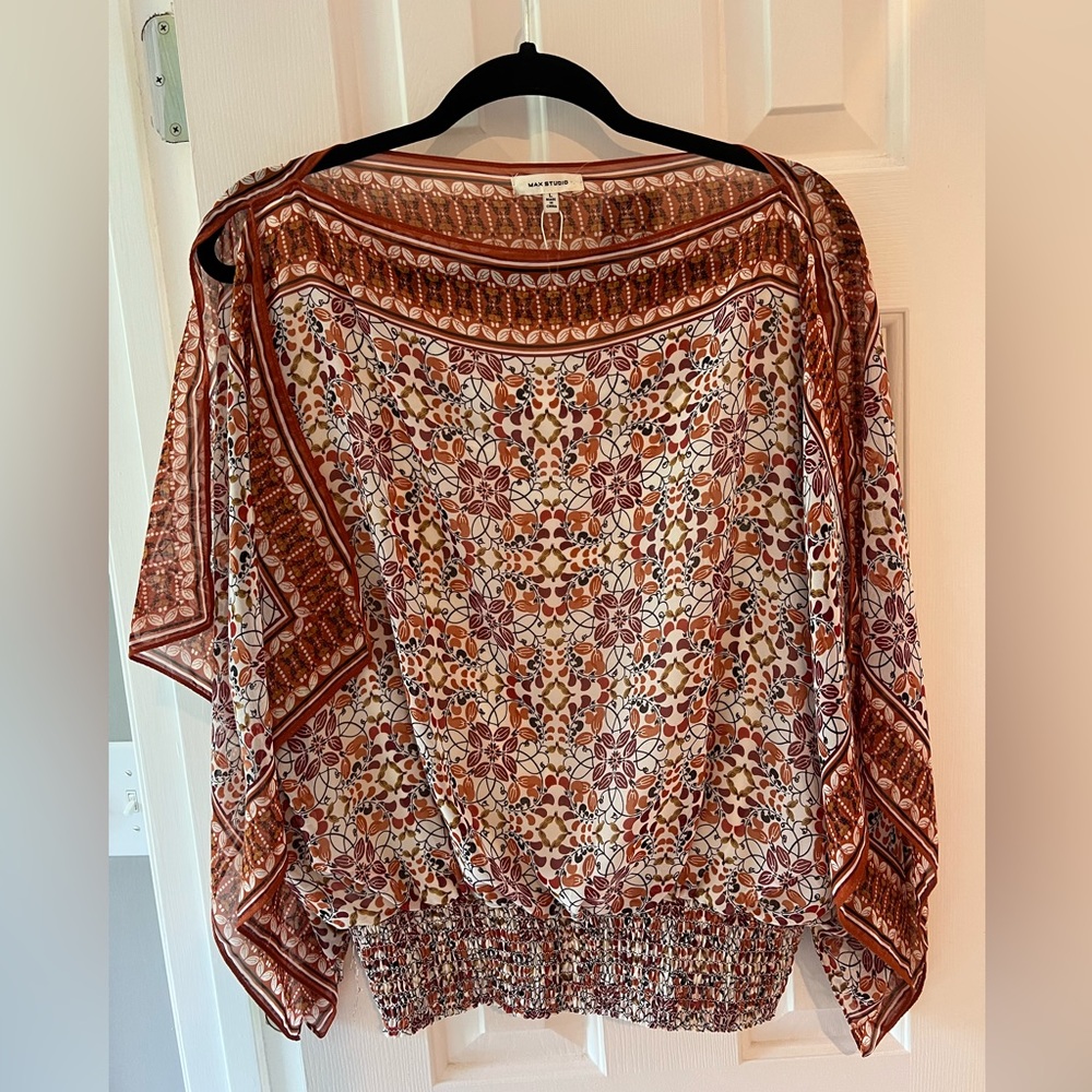 Gorgeous Boho style floaty patterned top, size L